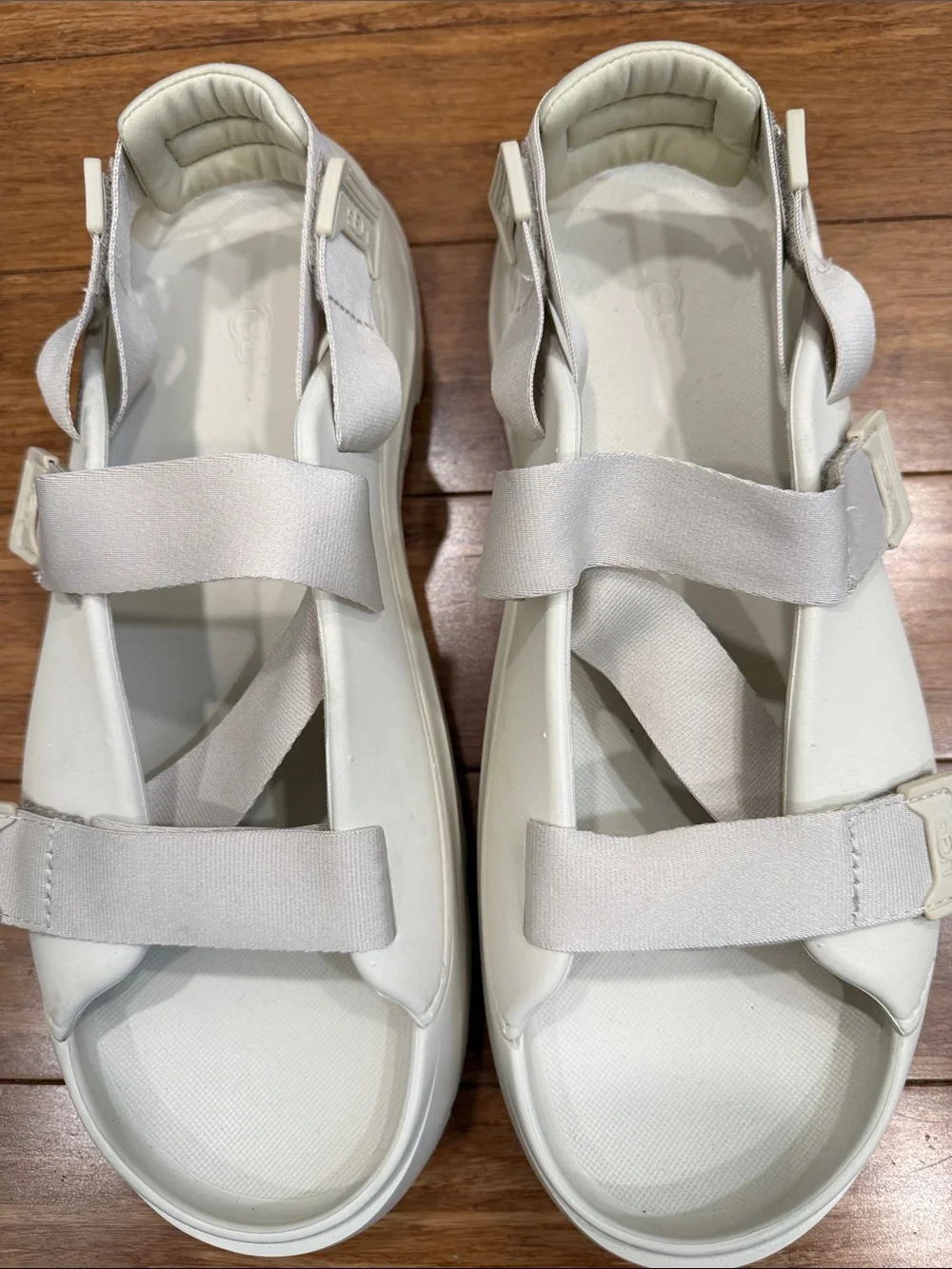 UGG men’s Stratus sandal
